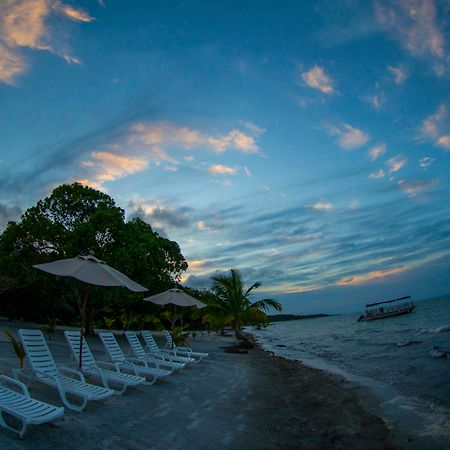 Amatique Bay Hotel プエルト・バリオス エクステリア 写真