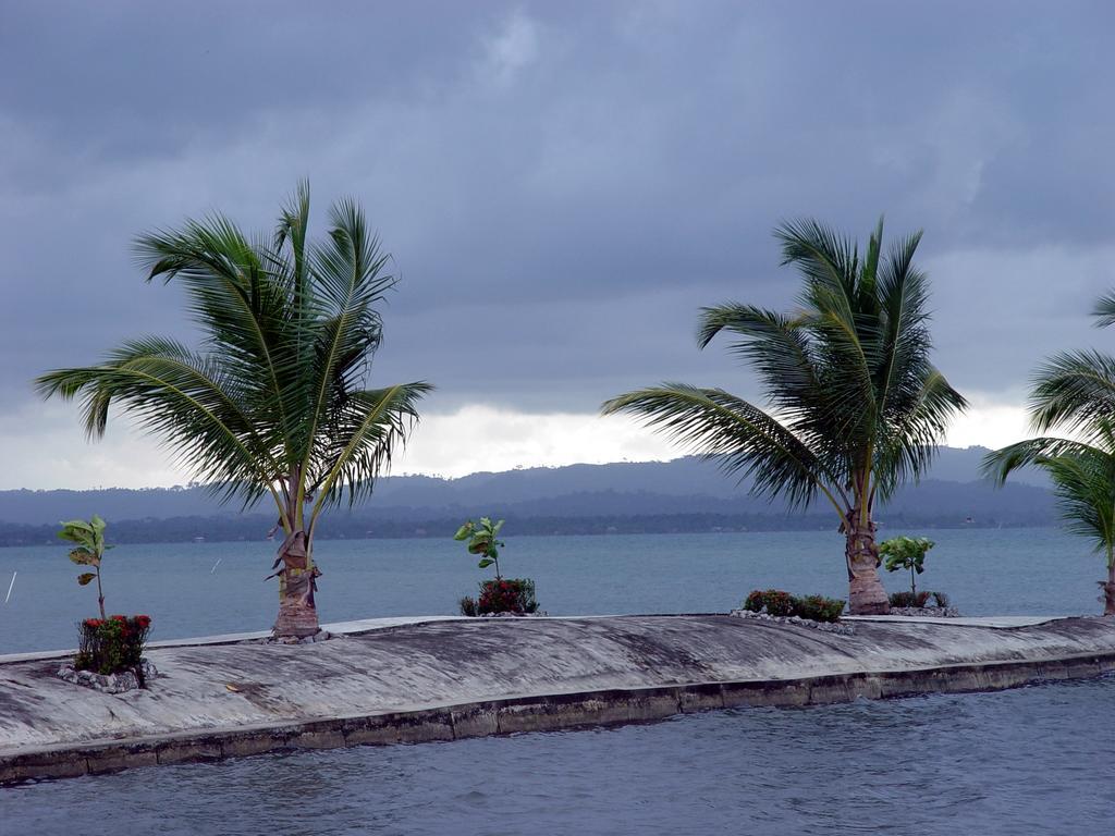 Amatique Bay Hotel プエルト・バリオス エクステリア 写真