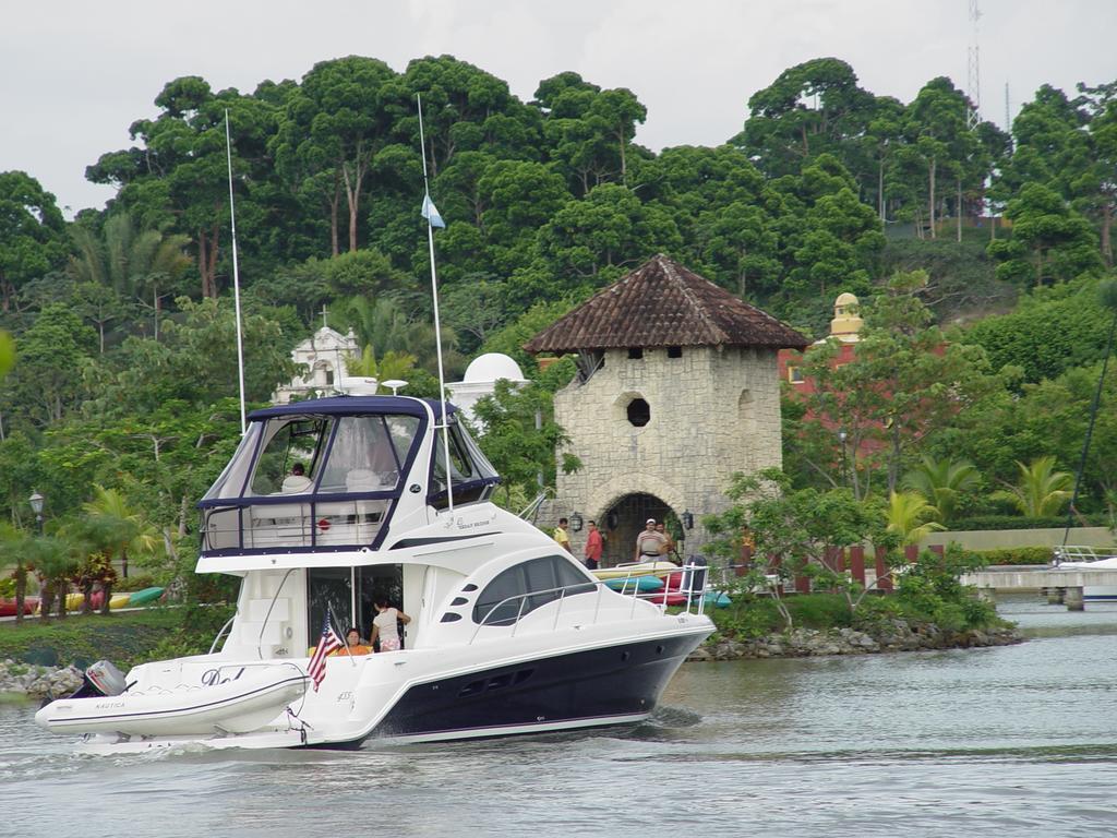 Amatique Bay Hotel プエルト・バリオス エクステリア 写真