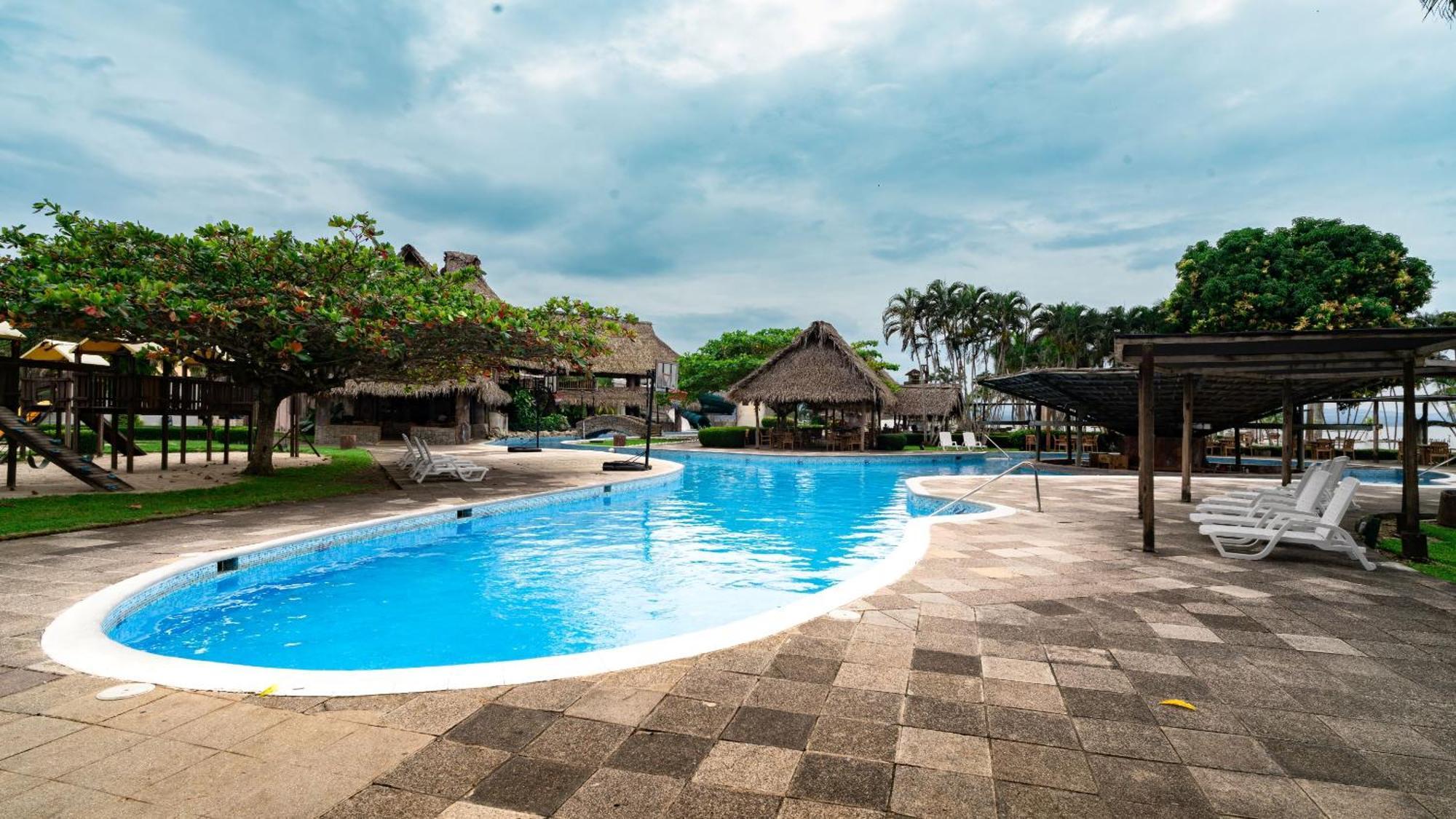 Amatique Bay Hotel プエルト・バリオス エクステリア 写真