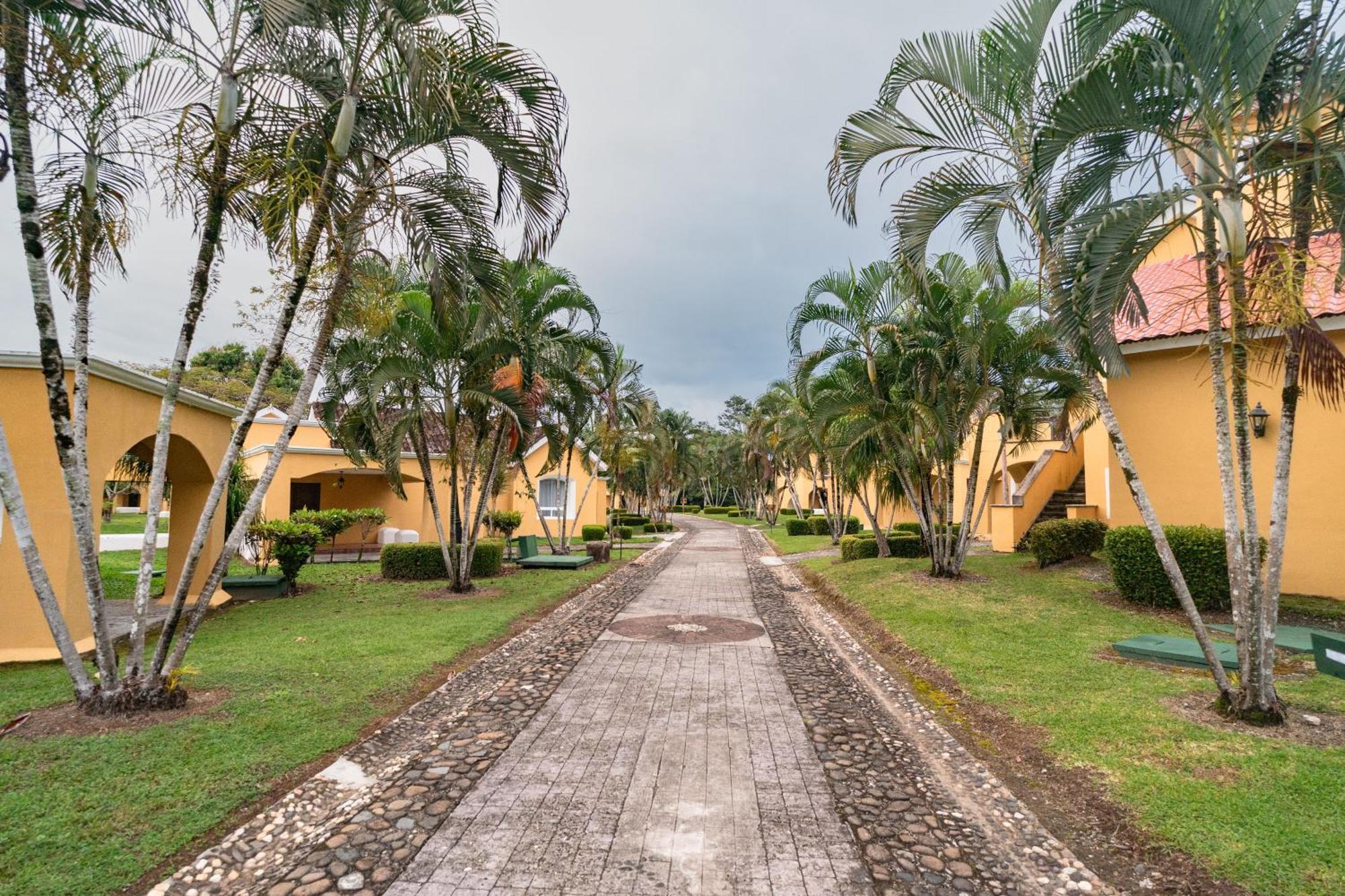 Amatique Bay Hotel プエルト・バリオス エクステリア 写真