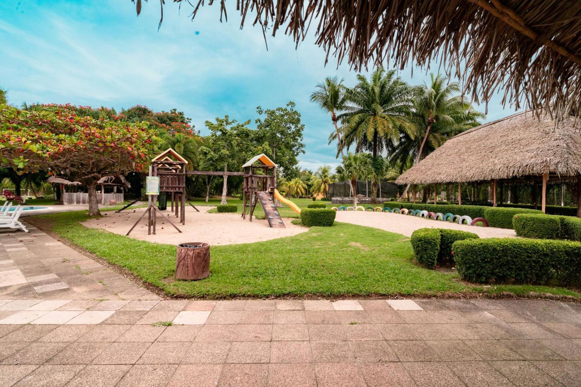Amatique Bay Hotel プエルト・バリオス エクステリア 写真