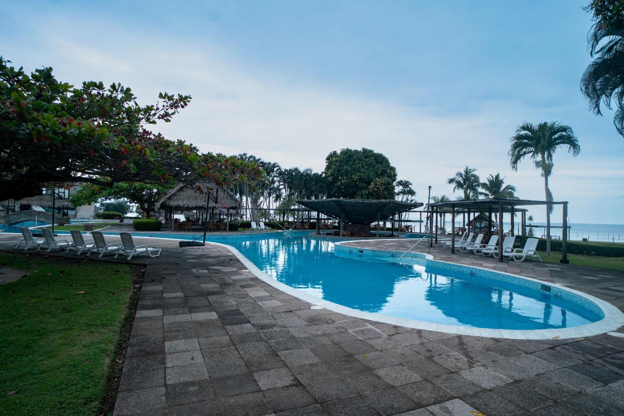 Amatique Bay Hotel プエルト・バリオス エクステリア 写真