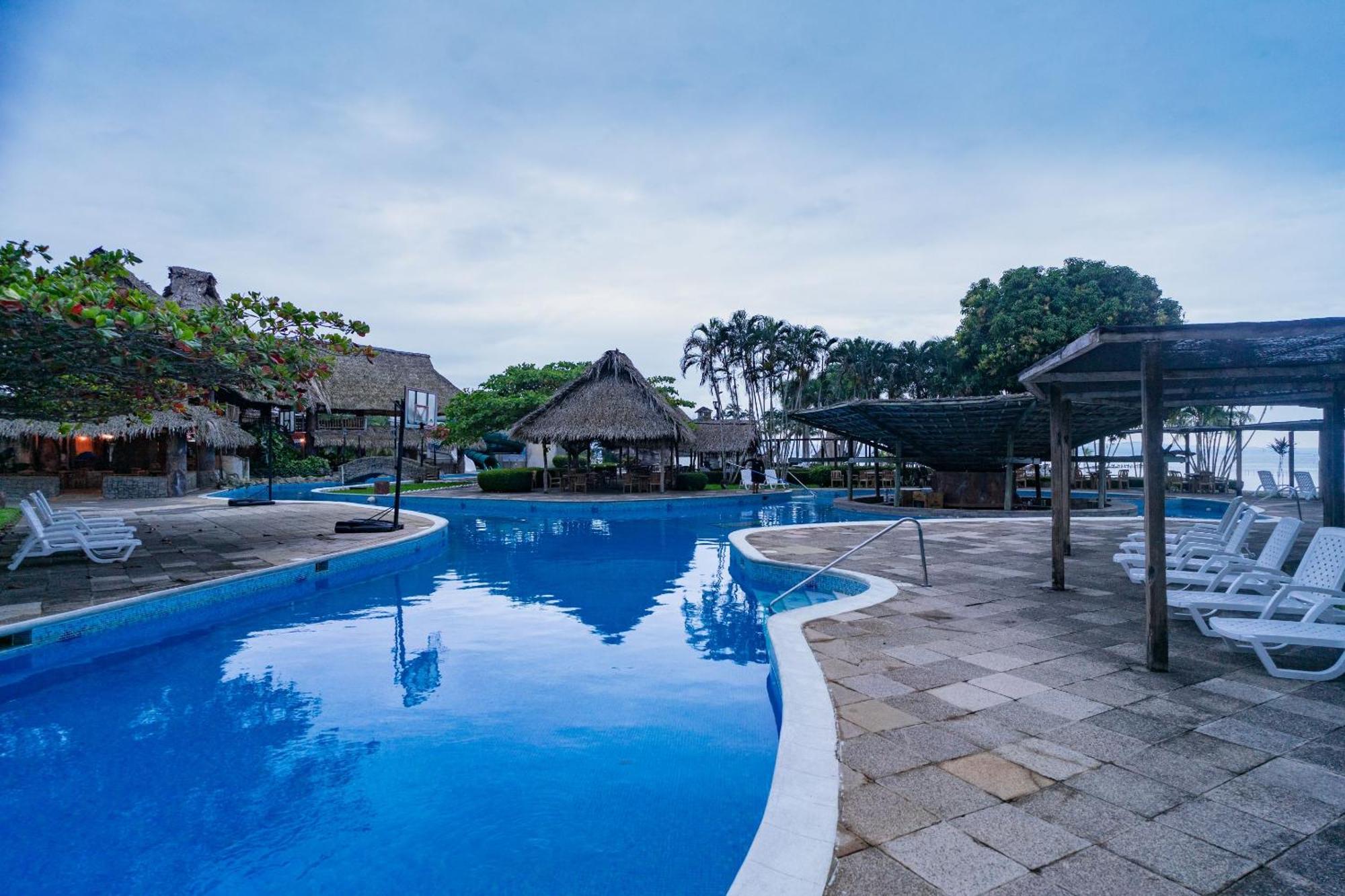 Amatique Bay Hotel プエルト・バリオス エクステリア 写真